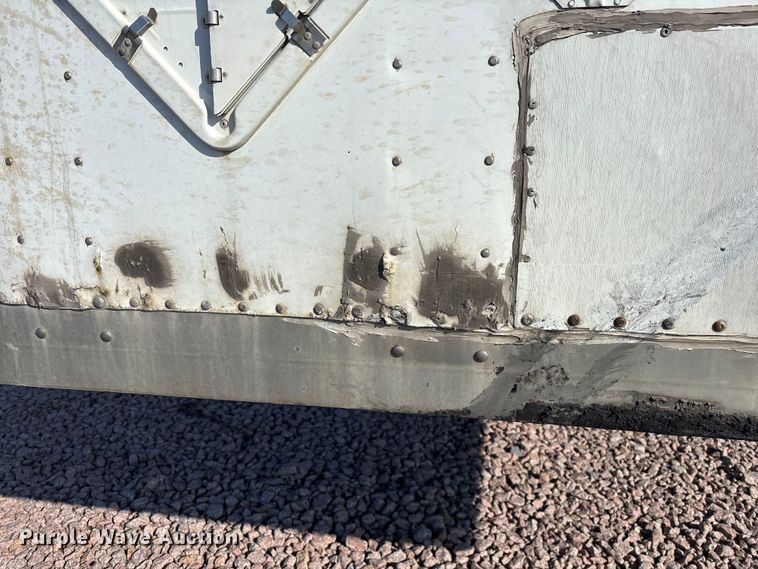 image for item YA2301 2013 Strick dry van trailer