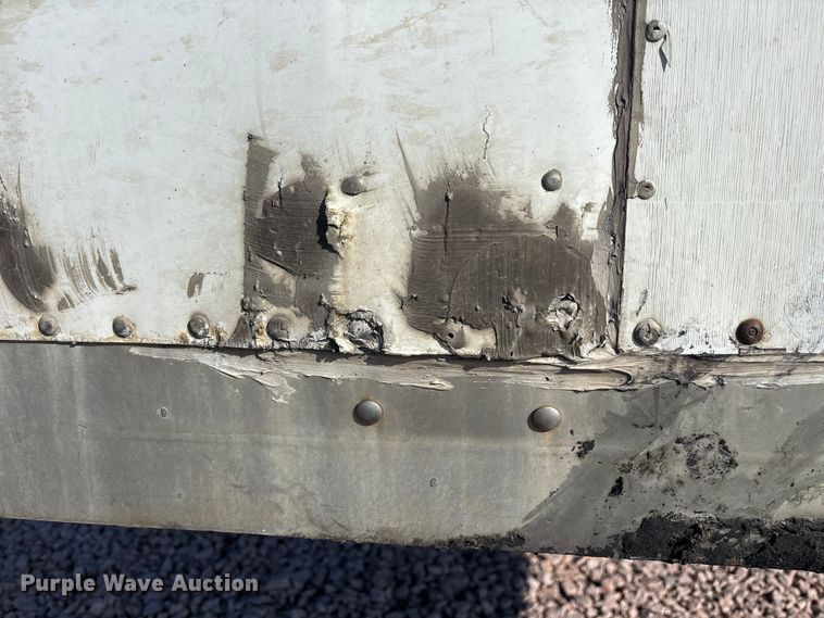 image for item YA2301 2013 Strick dry van trailer