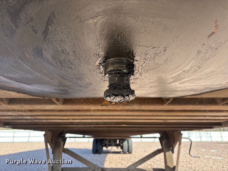 image for item YA2301 2013 Strick dry van trailer