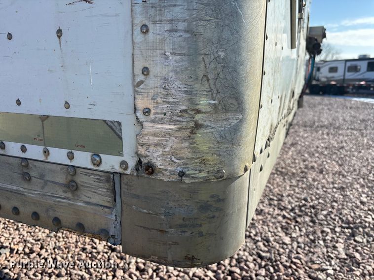 image for item YA2301 2013 Strick dry van trailer