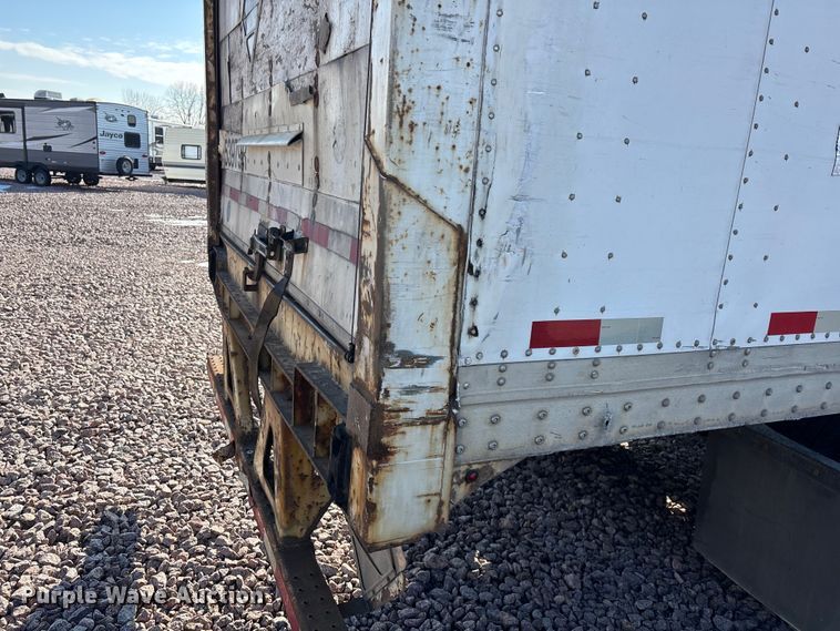 image for item YA2301 2013 Strick dry van trailer