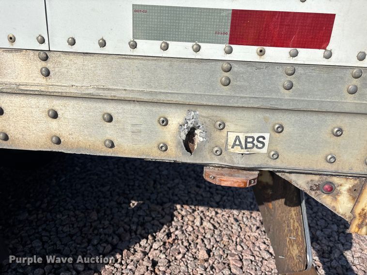 image for item YA2301 2013 Strick dry van trailer