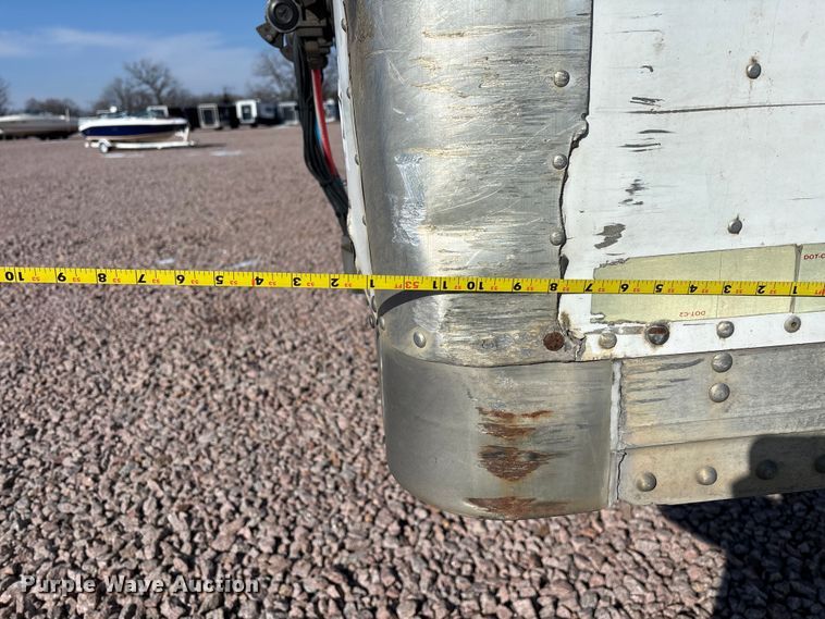 image for item YA2301 2013 Strick dry van trailer