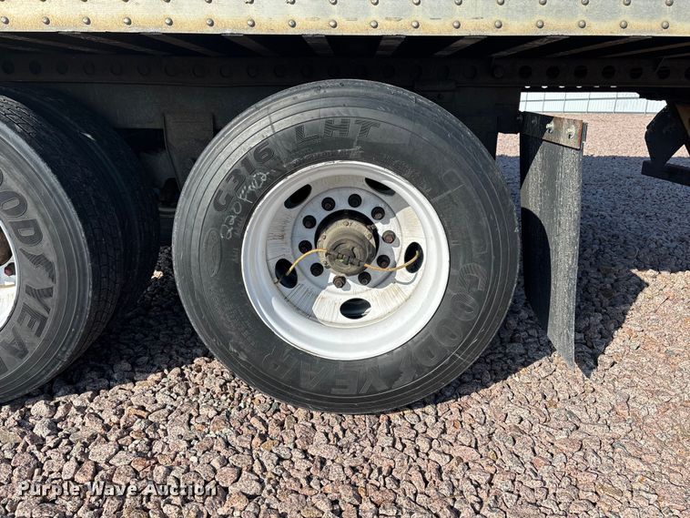 image for item YA2301 2013 Strick dry van trailer
