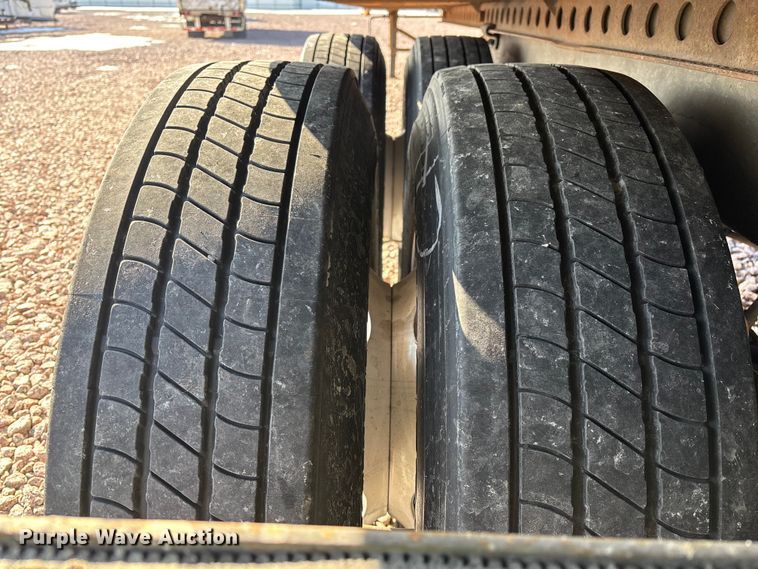 image for item YA2301 2013 Strick dry van trailer