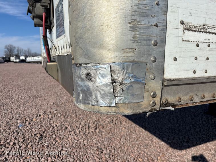 image for item YA2302 2014 Wabash dry van trailer