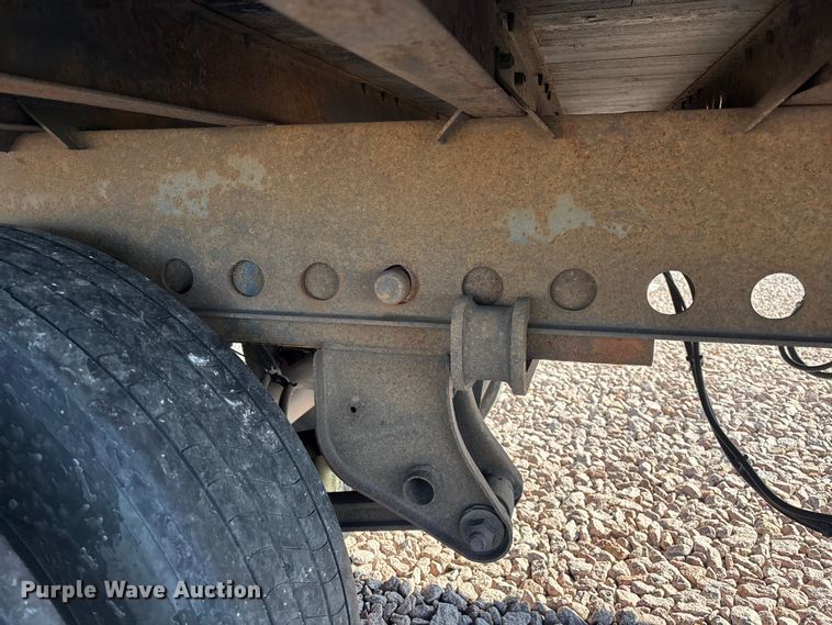 image for item YA2302 2014 Wabash dry van trailer