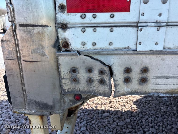 image for item YA2302 2014 Wabash dry van trailer