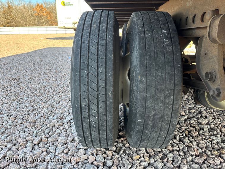 image for item YA2302 2014 Wabash dry van trailer