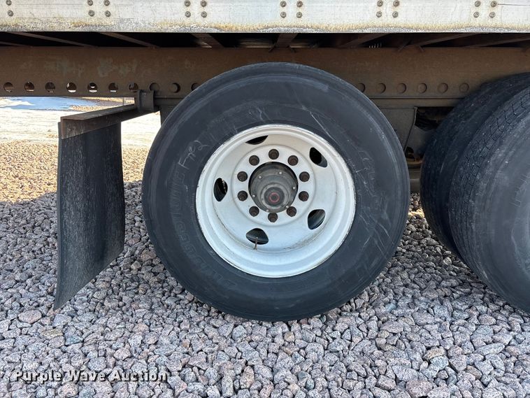 image for item YA2302 2014 Wabash dry van trailer