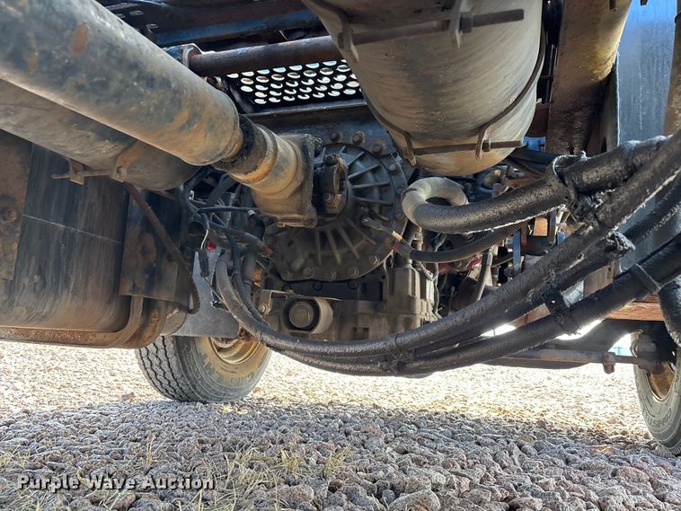 image for item YA2303 2004 Ottawa Commando 30 yard truck