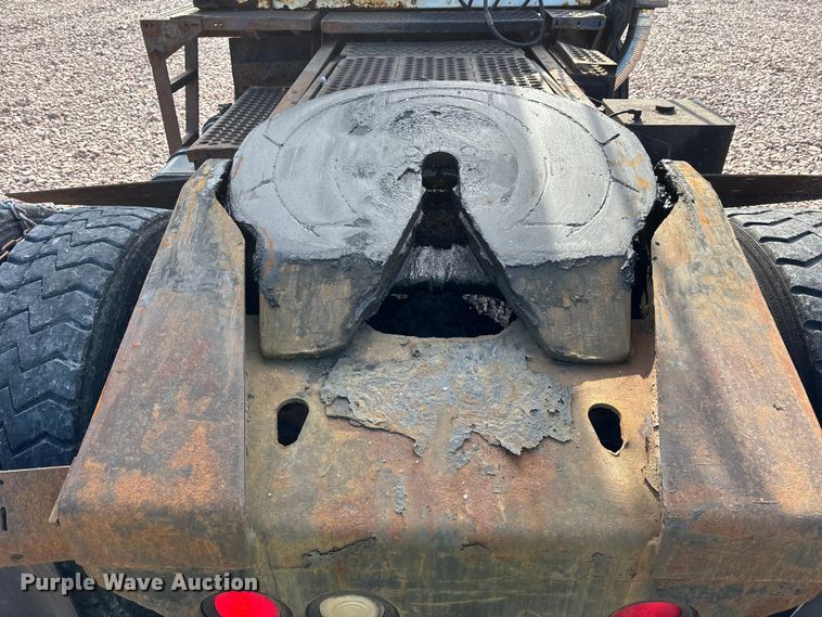 image for item YA2303 2004 Ottawa Commando 30 yard truck