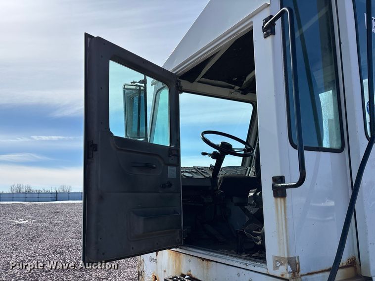 image for item YA2303 2004 Ottawa Commando 30 yard truck