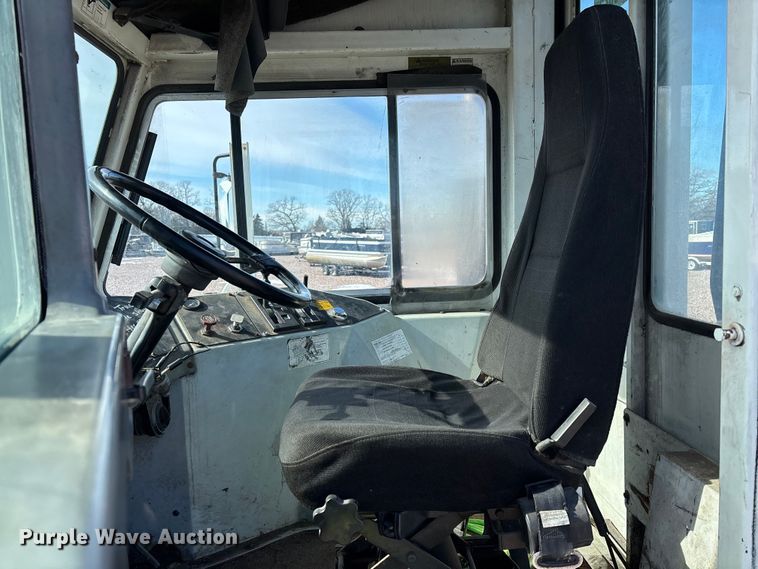 image for item YA2303 2004 Ottawa Commando 30 yard truck