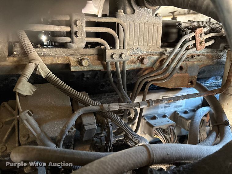 image for item YA2303 2004 Ottawa Commando 30 yard truck