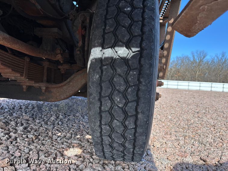 image for item YA2303 2004 Ottawa Commando 30 yard truck