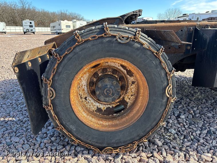 image for item YA2303 2004 Ottawa Commando 30 yard truck