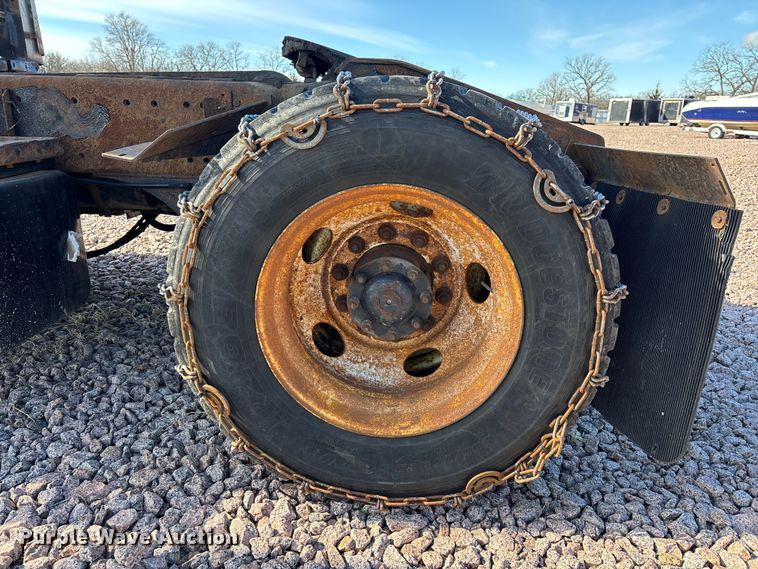 image for item YA2303 2004 Ottawa Commando 30 yard truck