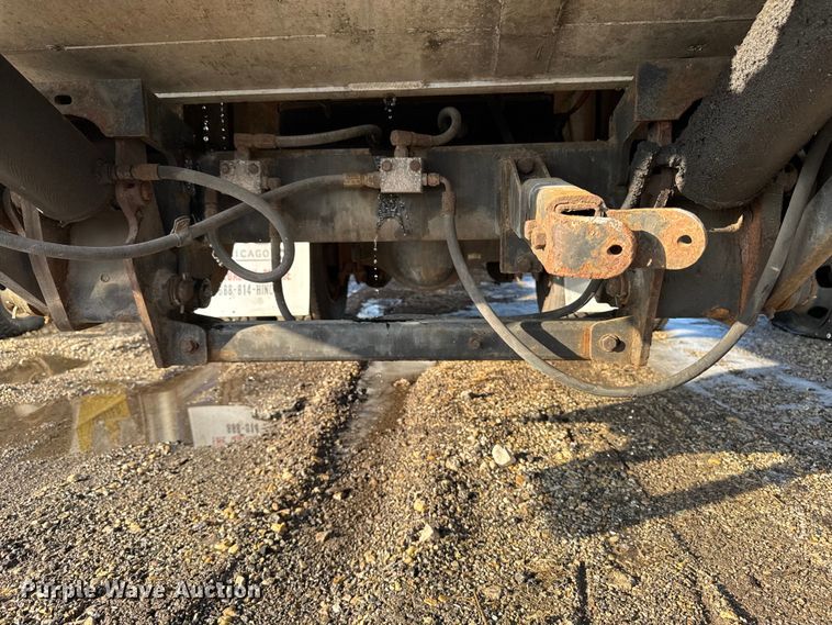 image for item YA2304 2013 Hino 338 box truck