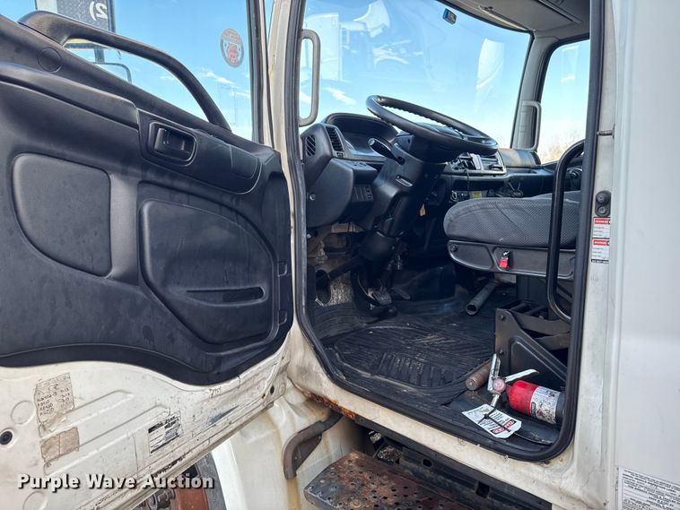 image for item YA2304 2013 Hino 338 box truck