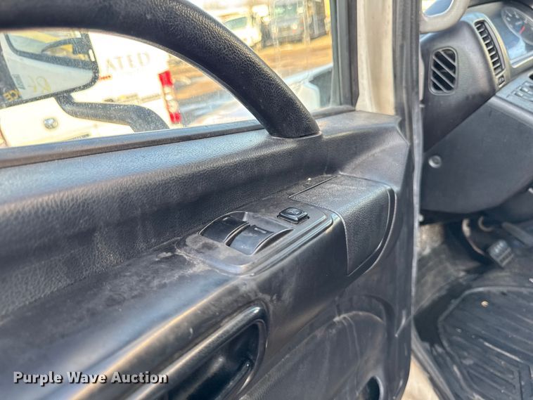 image for item YA2304 2013 Hino 338 box truck