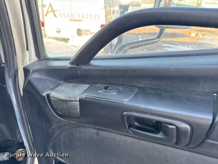 image for item YA2304 2013 Hino 338 box truck