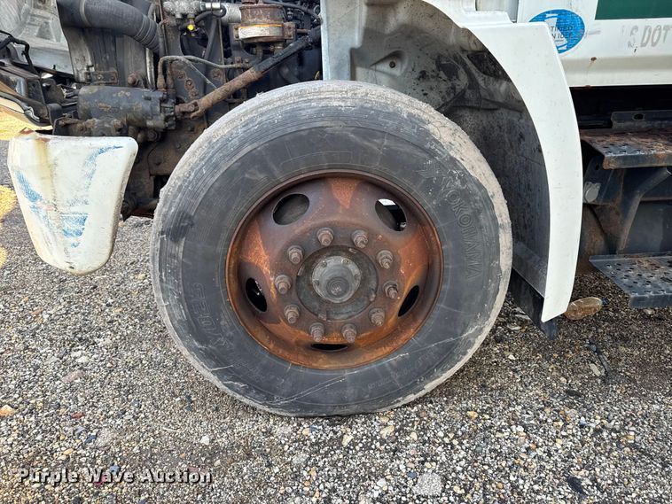 image for item YA2304 2013 Hino 338 box truck