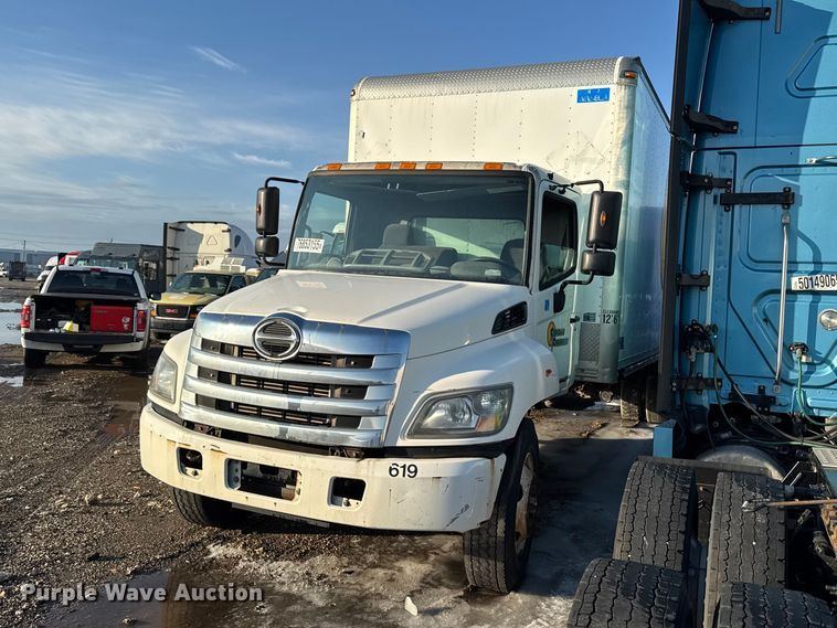 image for item YA2305 2013 Hino 338 box truck