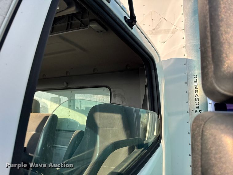 image for item YA2305 2013 Hino 338 box truck