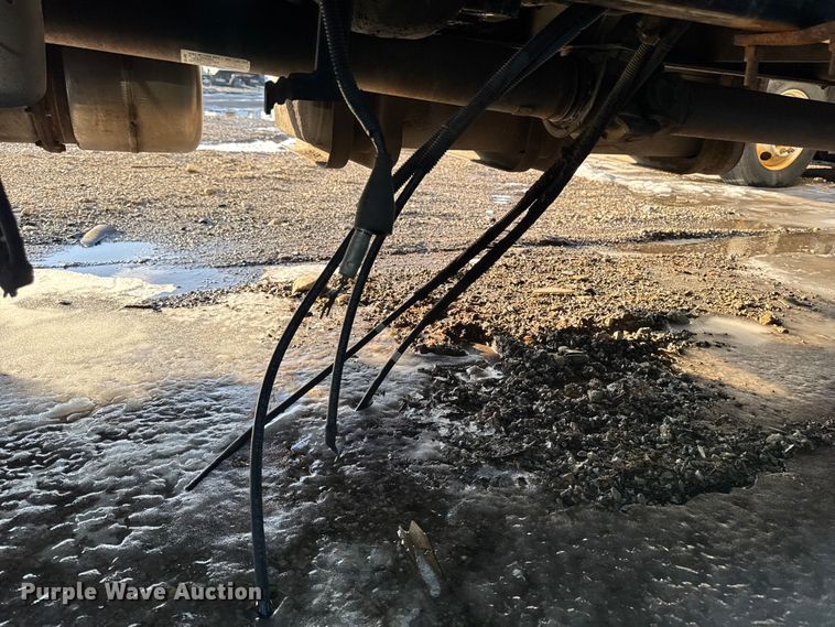 image for item YA2305 2013 Hino 338 box truck