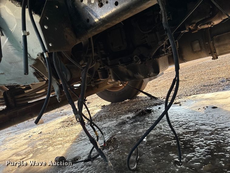 image for item YA2305 2013 Hino 338 box truck