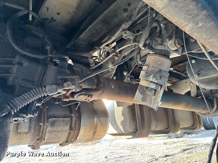 image for item YA2305 2013 Hino 338 box truck