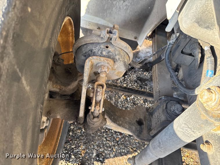 image for item YA2305 2013 Hino 338 box truck