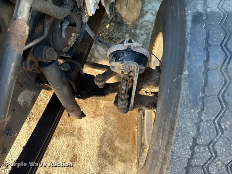 image for item YA2305 2013 Hino 338 box truck