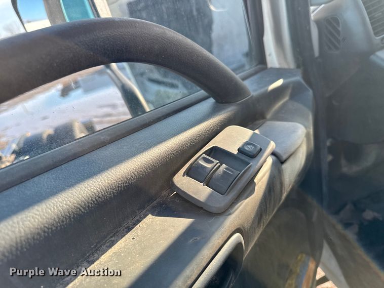 image for item YA2305 2013 Hino 338 box truck