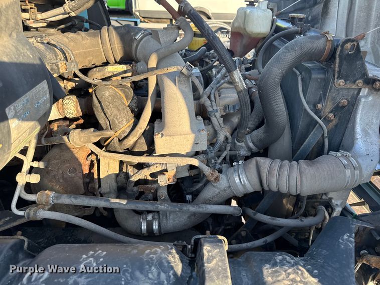 image for item YA2305 2013 Hino 338 box truck