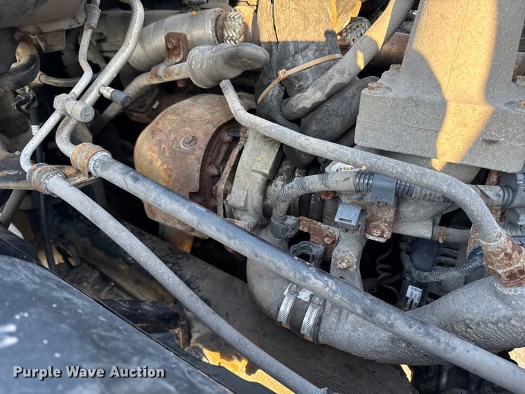 image for item YA2305 2013 Hino 338 box truck