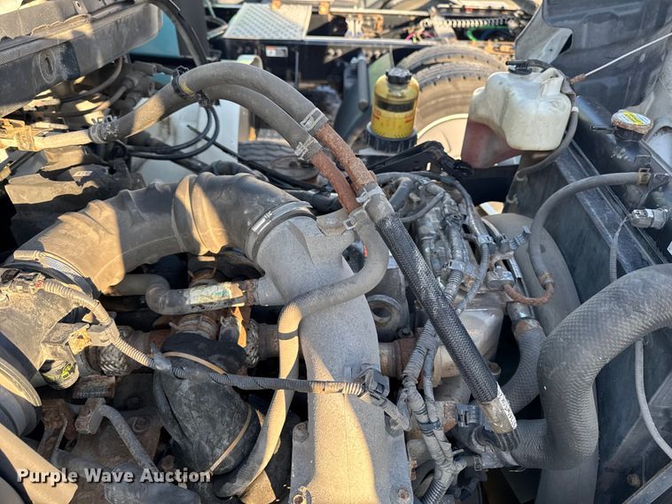 image for item YA2305 2013 Hino 338 box truck