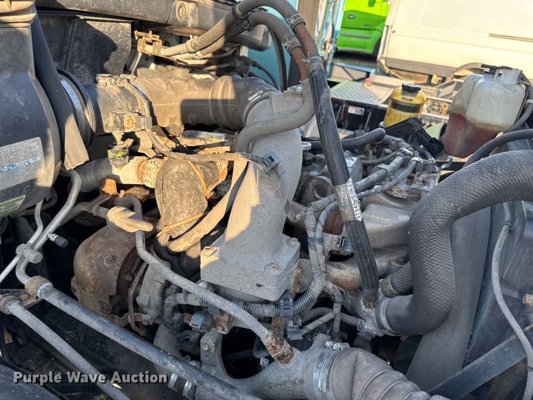 image for item YA2305 2013 Hino 338 box truck