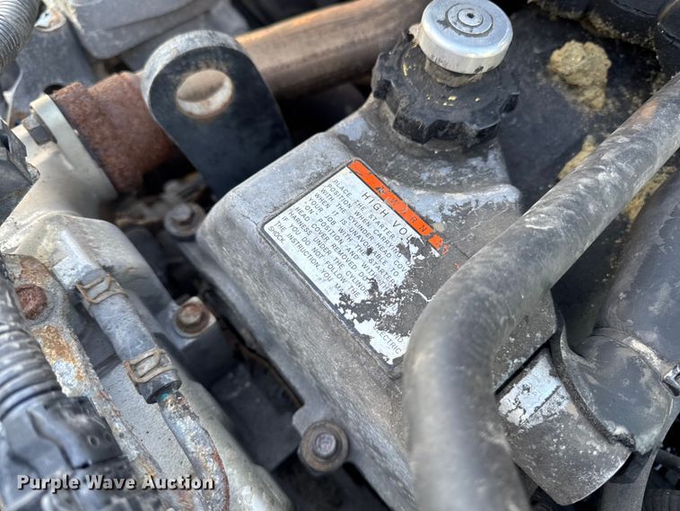 image for item YA2305 2013 Hino 338 box truck