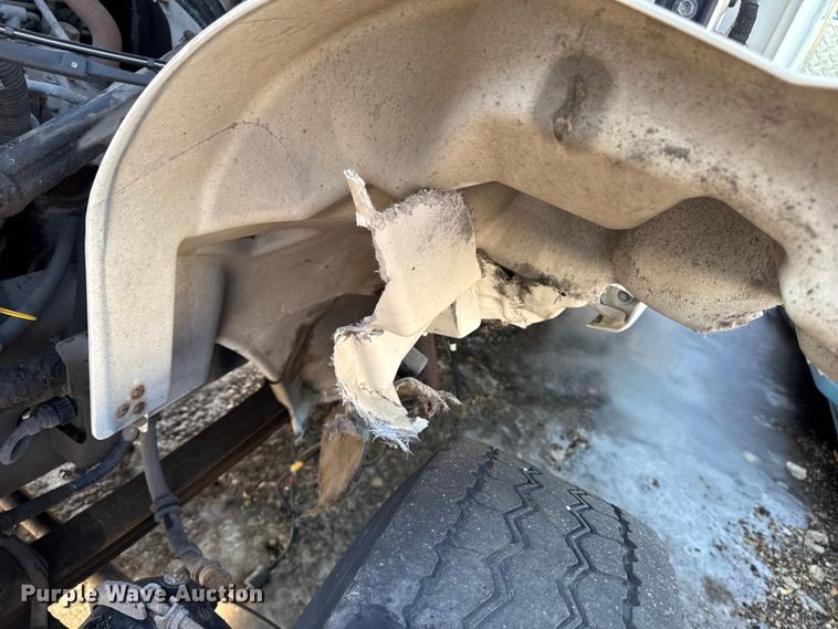 image for item YA2305 2013 Hino 338 box truck