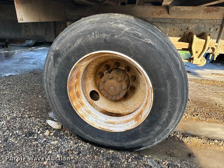 image for item YA2305 2013 Hino 338 box truck