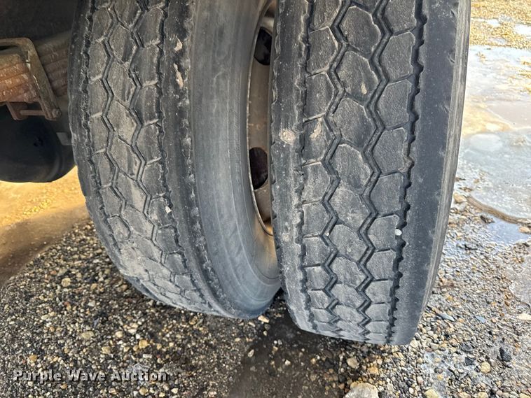 image for item YA2305 2013 Hino 338 box truck