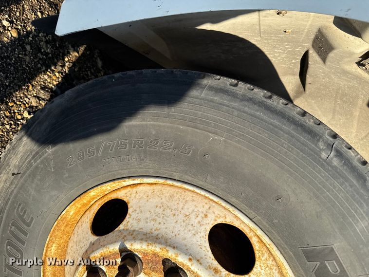 image for item YA2305 2013 Hino 338 box truck