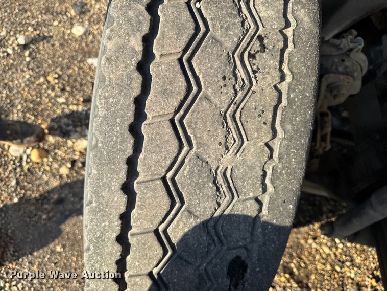 image for item YA2305 2013 Hino 338 box truck