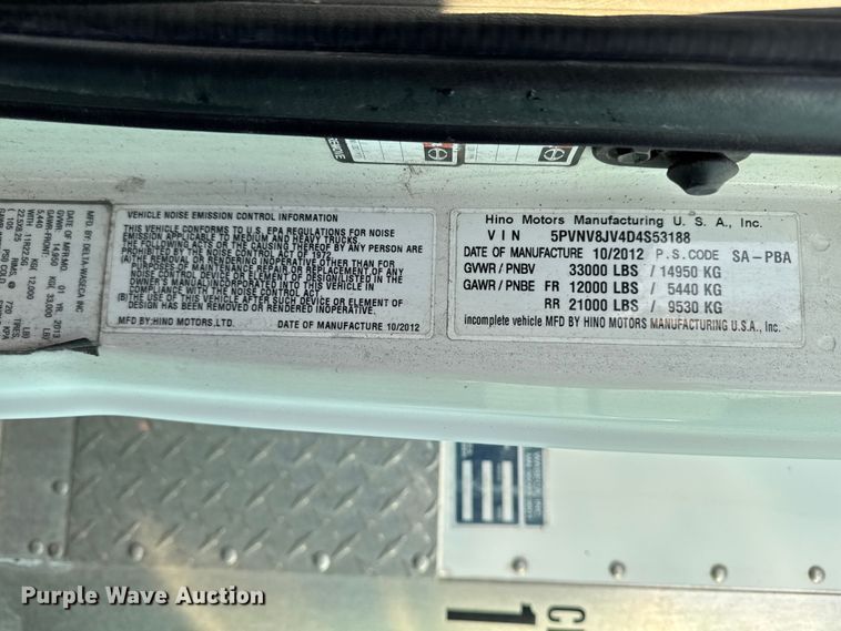 image for item YA2305 2013 Hino 338 box truck