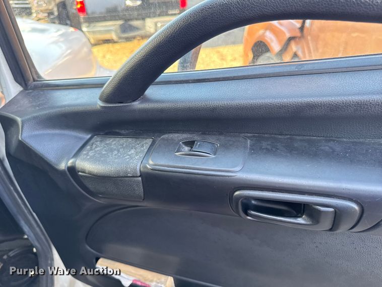 image for item YA2306 2014 Hino 338 box truck