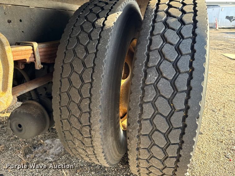 image for item YA2306 2014 Hino 338 box truck