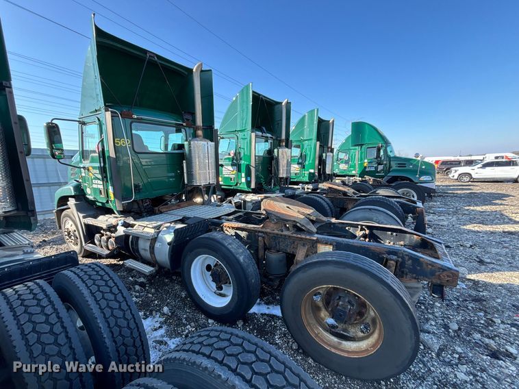 image for item YA2307 2013 Mack CXU613 semi truck