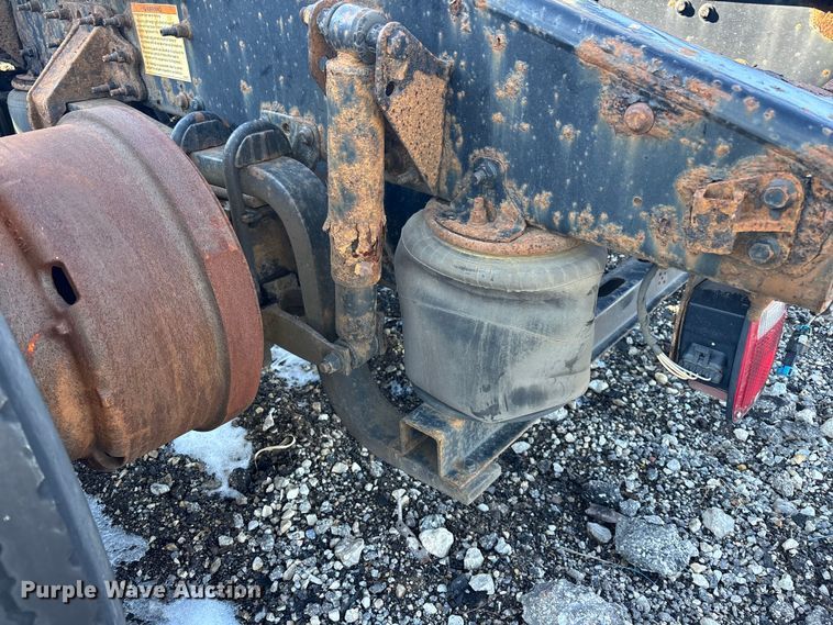 image for item YA2307 2013 Mack CXU613 semi truck